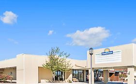 Days Inn By Wyndham Henrietta/Rochester Area